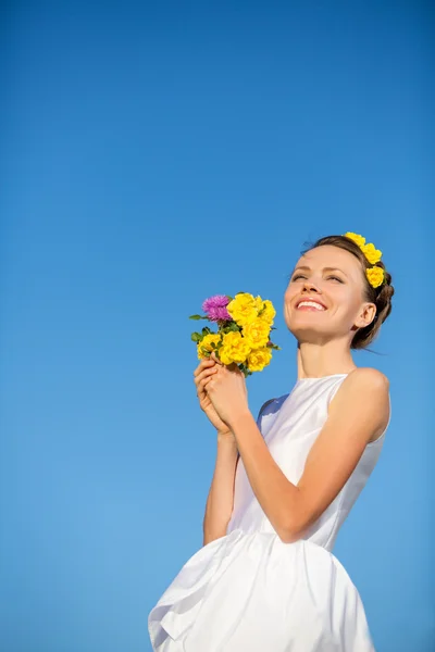 Feliz noiva bonita — Fotografia de Stock