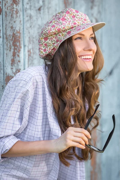 Donna di moda in berretto — Foto Stock