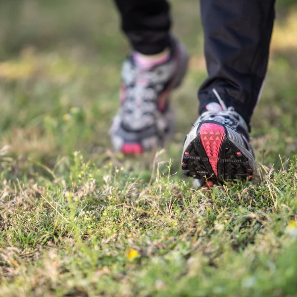 Coureur pieds courir — Photo