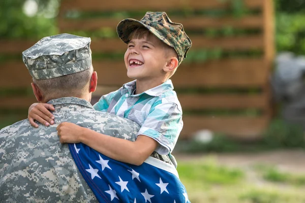 Feliz familia americana, padre con hijo — Foto de Stock