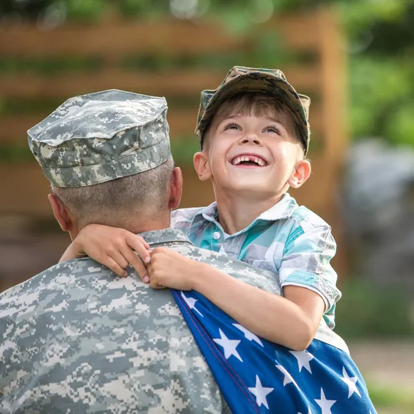 Feliz familia americana, padre con hijo — Foto de Stock