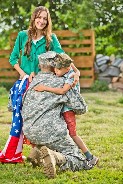 Familia feliz americana — Foto de Stock