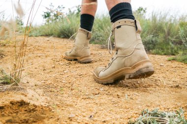 yürüyüş yolunda yürüme bot