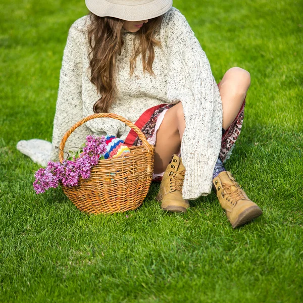 Young woman with basket — Stock Photo, Image