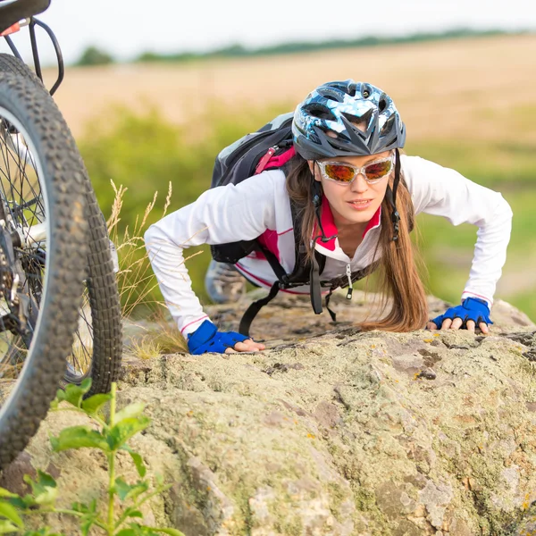 Sport fiets vrouw portret — Stockfoto