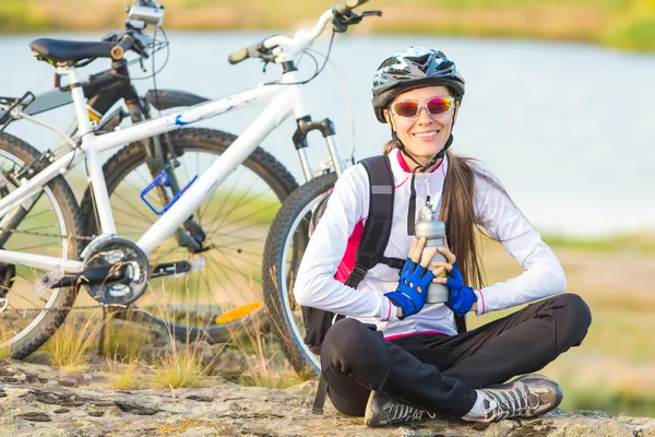 Esporte mulher bicicleta — Fotografia de Stock