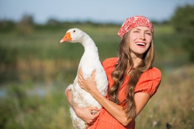 güzel kız holding kaz