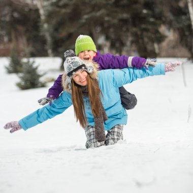 mutlu kış tatil aile