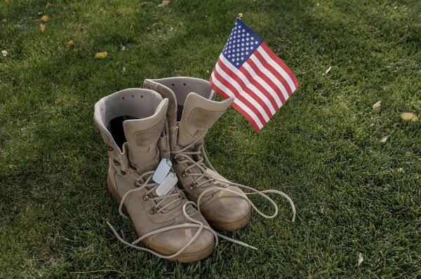 Botas Soldado Americano Que Regresó Casa Como Símbolo Héroe Con — Foto de Stock