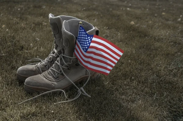 Stövlar Amerikansk Soldat Som Återvände Hem Som Symbol För Hjälte Stockbild