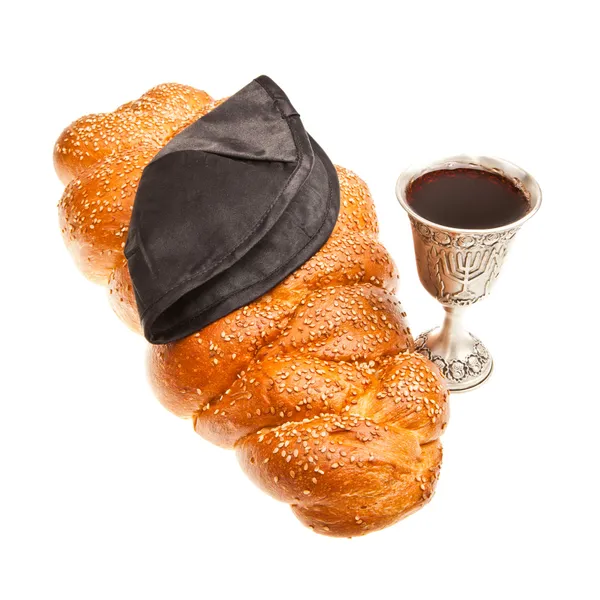 Challah kiddush 컵 및 yarmulke — 스톡 사진