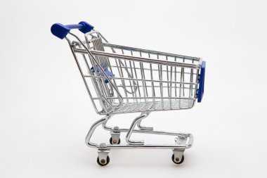 Beyaz arka plan ile alışveriş sepeti