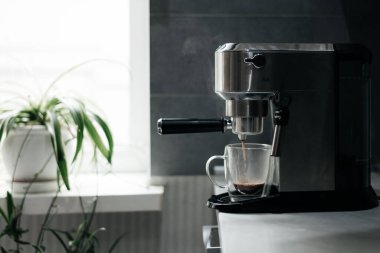 Aromatik ev yapımı kahve makinesi