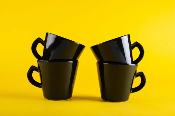 Cups Black Bright Yellow Background Guests — Stock Photo, Image