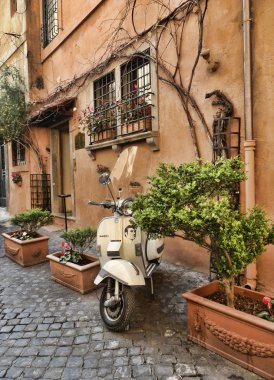 vespa İtalyan sokak