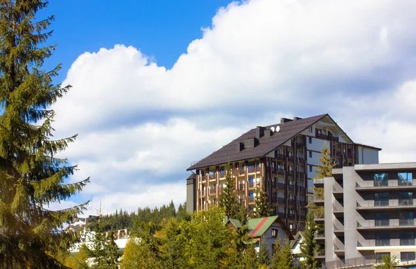 Bukovel Ukrajina Října2021 Vrcholky Obytných Budov Lyžařském Středisku Exteriér Hotelových — Stock fotografie