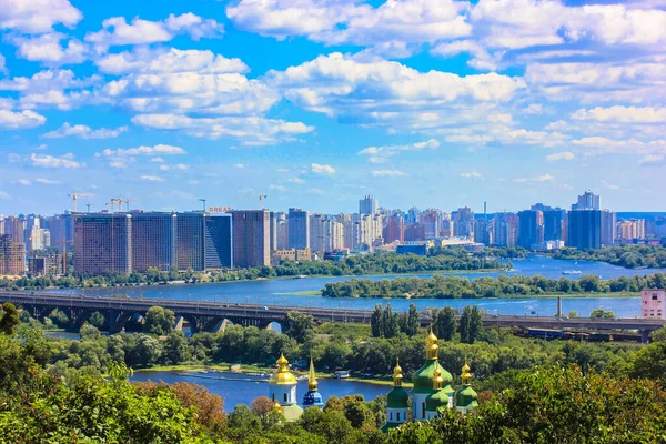 Kiew Ukraine Mai 2021 Stadtpanorama Stadt Mitten Grün Der Bäume — Stockfoto