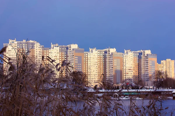 Kiew Ukraine Februar 2022 Riesiges Wohnhochhaus Vor Blauem Himmel Winter — Stockfoto
