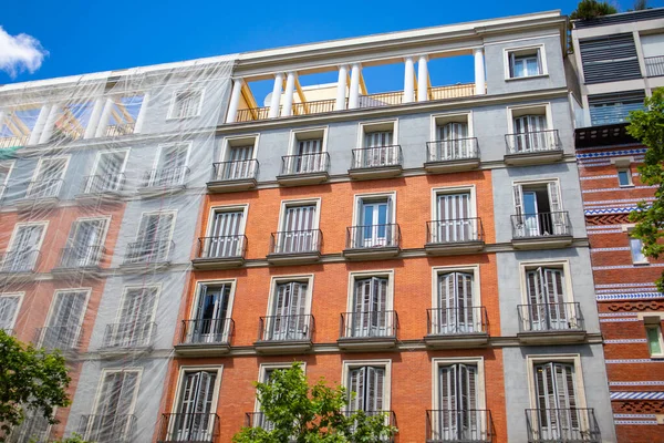 Мадрид Іспанія Червня 2022 Року Фасад Старої Будівлі Риштуванням Реставрація — стокове фото