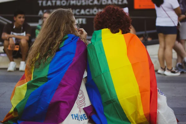 Madrid Spain July 2022 Two Girls Young Women Wrapped Rainbow — Φωτογραφία Αρχείου