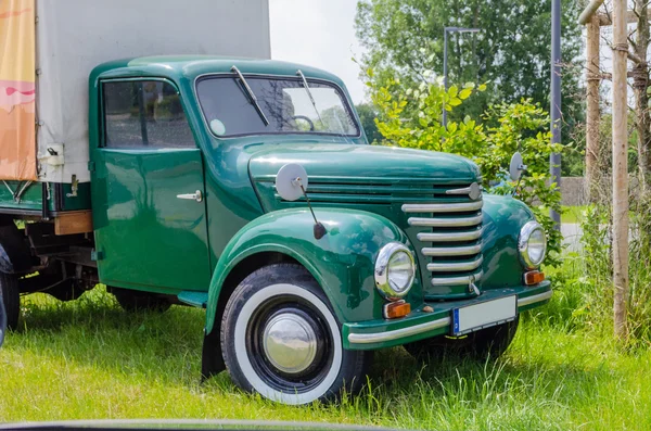 Старому вантажівці, vintage — стокове фото