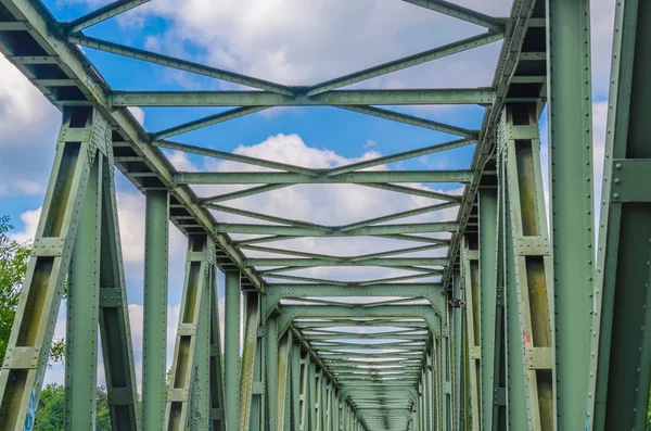 Genietete Stahlbrücke — Stockfoto