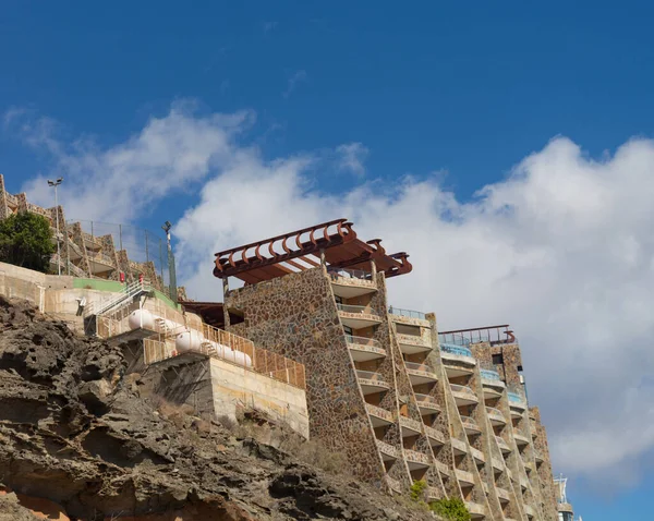 Gran Canaria Sıvı Benzin Tankları Olan Uçurum Kenarındaki Daireler — Stok fotoğraf