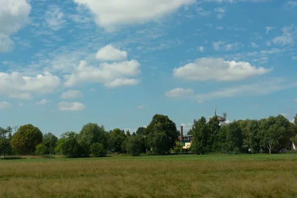 Landschaft Panorama Blauer Himmel Windmühle Hintergrund — Stockfoto