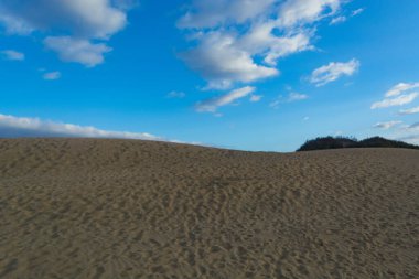 Kumda iç içe geçmiş desenler - kum tepecikleri, Maspalomalar, Kran Kanaryası