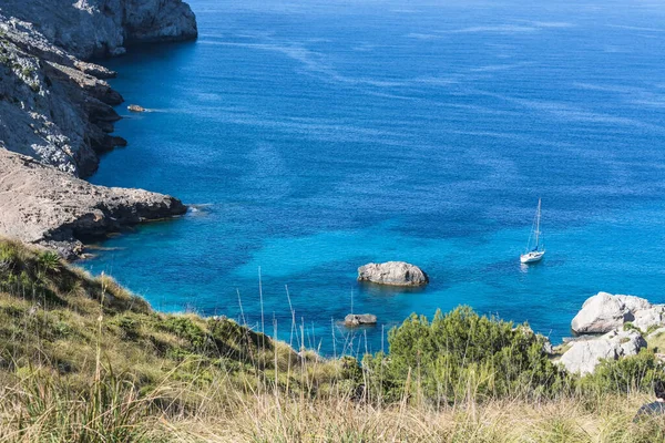 Velero Una Hermosa Bahía Mallorca España — Foto de Stock