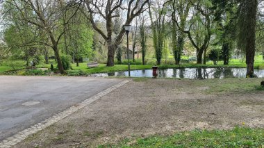 Moselle Vadisi 'ndeki Rosport' taki eski üzüm bağları Lüksemburg ile Almanya arasındaki sınırda.