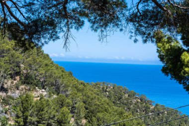 Vahşi Batı kıyı şeridi Mallorca, İspanya'nın Akdeniz arka planda.