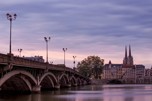 Романтичне місто bayonne — стокове фото