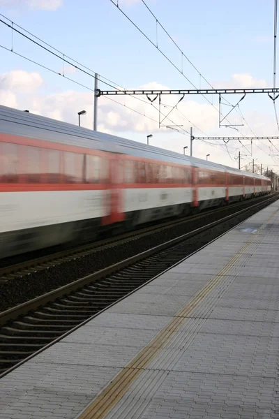Tren.