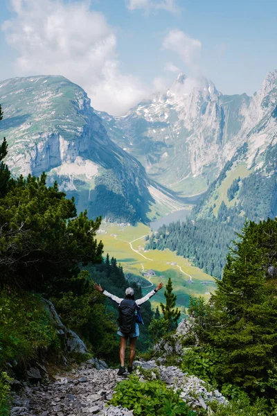 Горный хребет Шефлера в Швейцарии - крутой хребет величественной вершины Шефлера в горном хребте Аппель., — стоковое фото