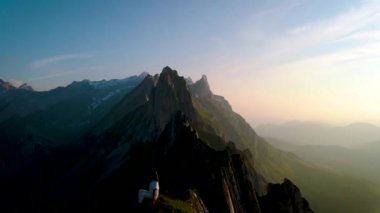 Schaefler Altenalptuerme dağ sırtı İsviçreli Alpstein alp disiplini Appenzell Innerrhoden İsviçre, Alpstein dağ sırası Appenzell 'in görkemli Schaefler zirvesi., 