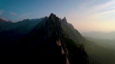 Schaefler Altenalptuerme dağ sırtı İsviçreli Alpstein alp disiplini Appenzell Innerrhoden İsviçre, Alpstein dağ sırası Appenzell 'in görkemli Schaefler zirvesi., 