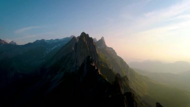 Schaefler Altenalptuerme dağ sırtı İsviçreli Alpstein alp disiplini Appenzell Innerrhoden İsviçre, Alpstein dağ sırası Appenzell 'in görkemli Schaefler zirvesi., 