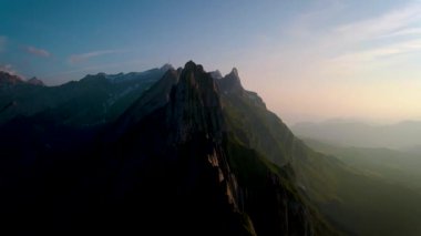 Schaefler Altenalptuerme dağ sırtı İsviçreli Alpstein alp disiplini Appenzell Innerrhoden İsviçre, Alpstein dağ sırası Appenzell 'in görkemli Schaefler zirvesi., 
