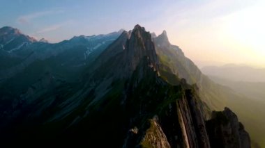 Schaefler Altenalptuerme dağ sırtı İsviçreli Alpstein alp disiplini Appenzell Innerrhoden İsviçre, Alpstein dağ sırası Appenzell 'in görkemli Schaefler zirvesi., 