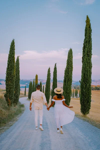 Toskana Italien, Perfect Road Avenue durch Zypressen ideale toskanische Landschaft — Stockfoto