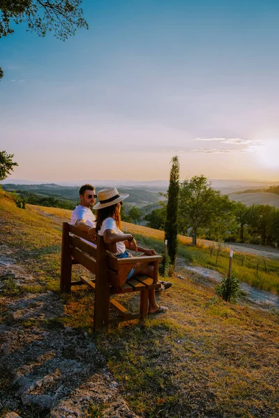 Toscana Italia, Perfect Road Avenue a través de cipreses paisaje toscano ideal — Foto de Stock