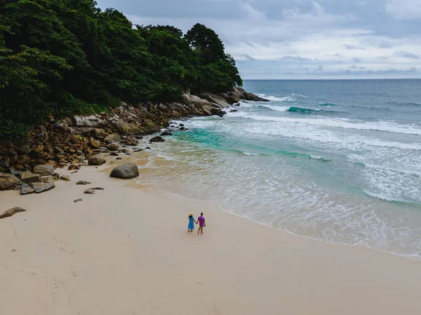 Pantai Le Meridien Phuket Thailand Pasir putih pantai tropis dengan kursi pantai — Stok Foto