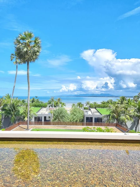 Hotel de luxo na praia da Tailândia — Fotografia de Stock