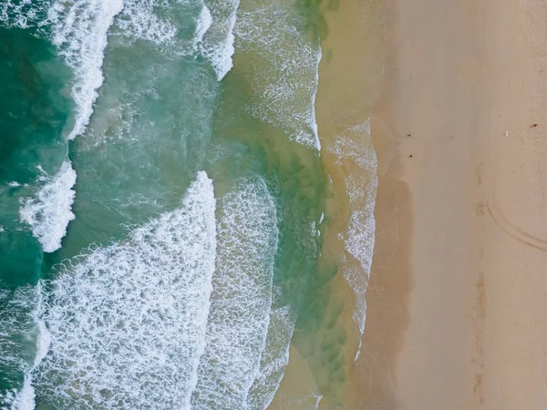 ルメリディアンビーチ｜プーケットタイビーチチェア付き白い砂浜トロピカルビーチ — ストック写真