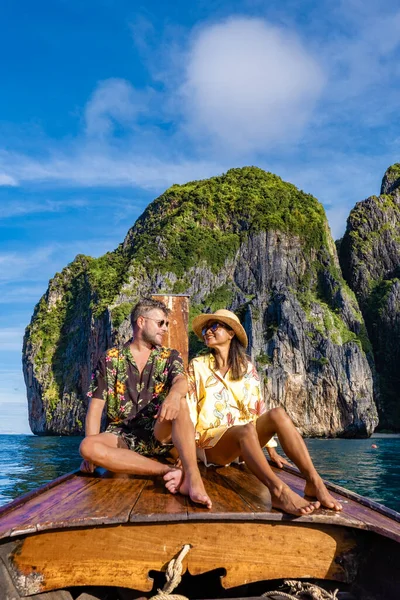 Maya Bay Koh Phi Phi Thailand, Turkoois helder water Thailand Koh Pi Pi, Landelijk uitzicht op Koh Phi Phi Island in Thailand — Stockfoto