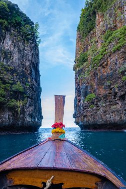 Maya Körfezi Koh Phi Tayland, Turkuaz berrak su Tayland Koh Pi Pi, Tayland 'da Koh Phi Adası manzaralı