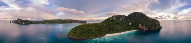Koh Phi Phi Tayland, Turkuaz berrak su Tayland Koh Pi Pi, Tayland 'daki Koh Phi Adası' nın hava manzarası
