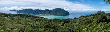 Koh Phi Phi Tayland, Turkuaz berrak su Tayland Koh Pi Pi, Tayland 'daki Koh Phi Adası' nın hava manzarası