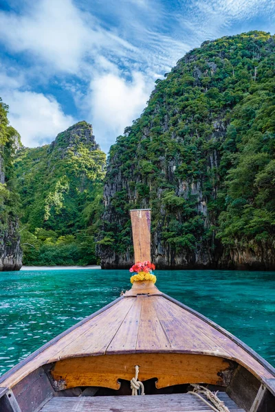 マヤベイ｜コ・ピピ島(タイ) 、ターコイズブルーの澄んだ水タイコ・ピピ島の風景空撮 — ストック写真